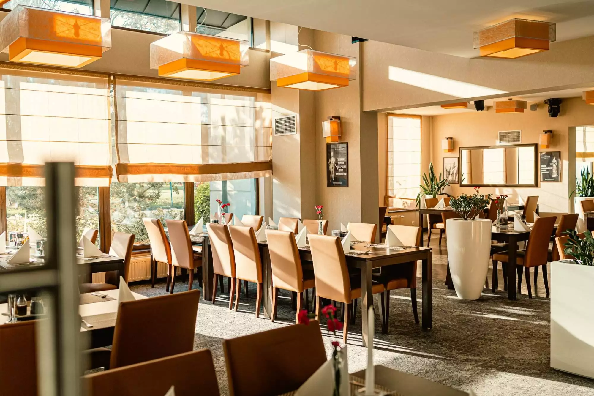 Widok na salę restauracji